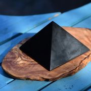   Sungit piramis tr tiszttshoz, 5x5 cm (eredetisget igazol certifikttal) NATR