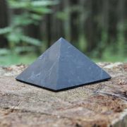   Sungit piramis tr tiszttshoz, 6x6 cm (eredetisget igazol certifikttal) NATR